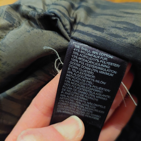 The North Face Women's Small/Petite Hyvent Parka in Olive Green and Black Camo - Picture 6 of 16